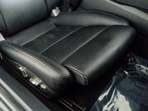 Used 2015 Porsche 911 Turbo w/ Sport Chrono Package image 31