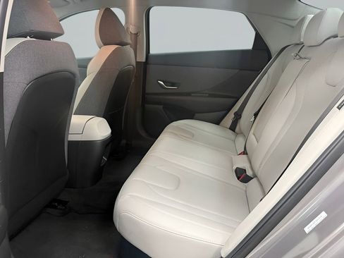 Used 2025 Hyundai Elantra Limited FWD image 14