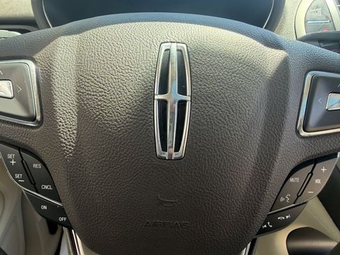 Used 2017 Lincoln MKC Reserve w/ Lincoln MKC Climate Package AWD/4WD image 38