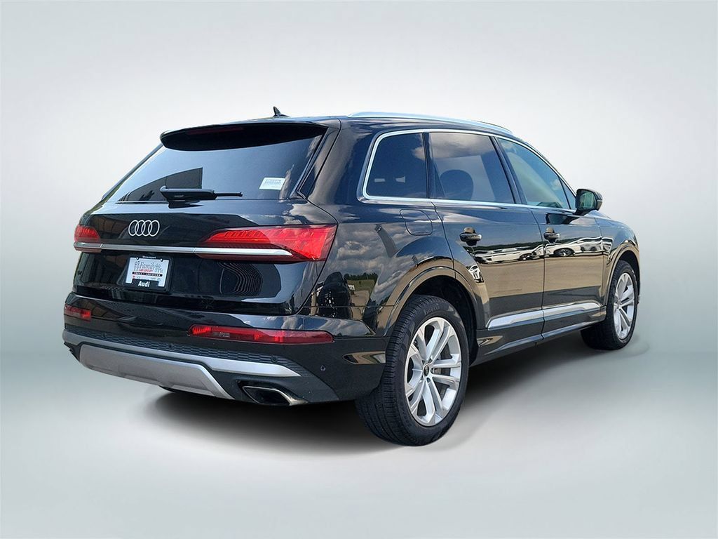 Used 2025 Audi Q7 3.0T Premium Plus AWD/4WD image 3