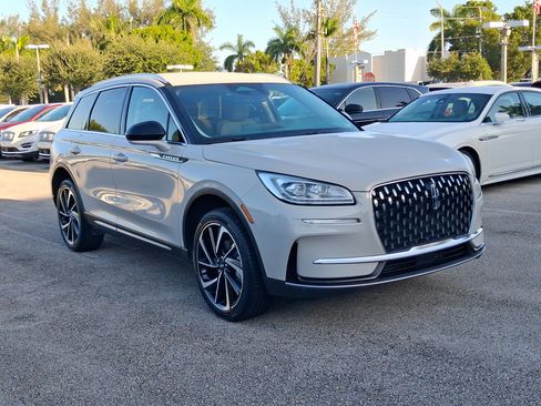 Certified 2023 Lincoln Corsair Reserve FWD image 1