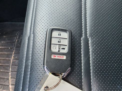Used 2020 Honda CR-V Touring image 10