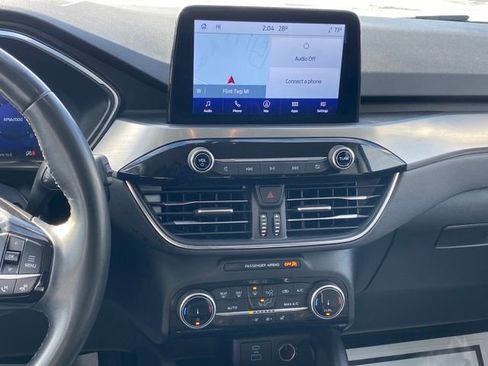 Used 2022 Ford Escape Titanium image 9