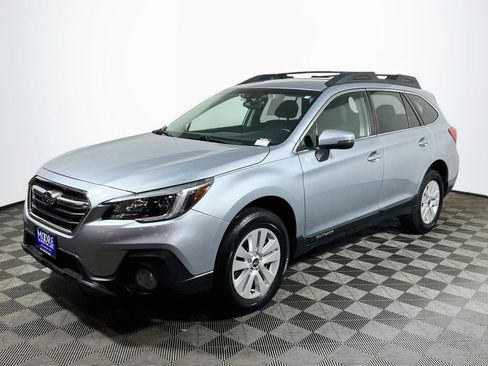 Used 2018 Subaru Outback 2.5i Premium AWD/4WD image 3