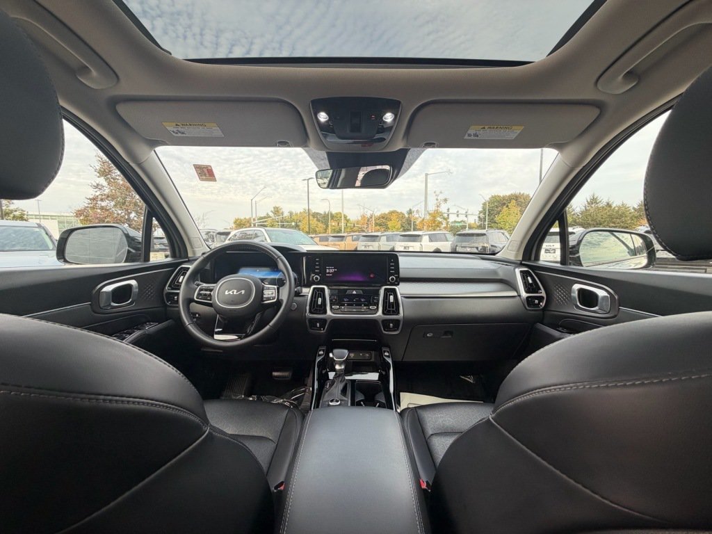 Used 2023 Kia Sorento SX AWD/4WD image 9