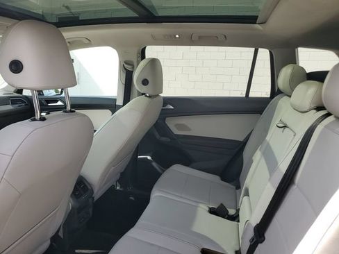 Used 2019 Volkswagen Tiguan SE w/ Panoramic Sunroof Package AWD/4WD image 8