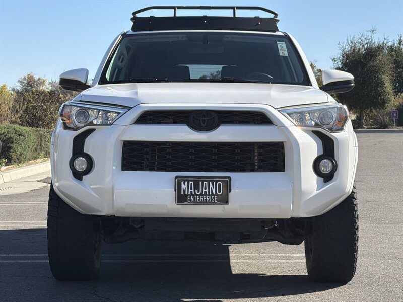 Used 2018 Toyota 4Runner SR5 AWD/4WD image 8