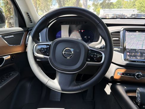 Used 2023 Volvo XC90 B6 Plus AWD/4WD image 30