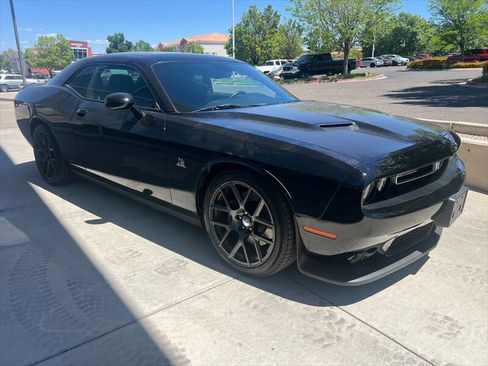 Used 2016 Dodge Challenger R/T Scat Pack w/ Leather Interior Group RWD image 2