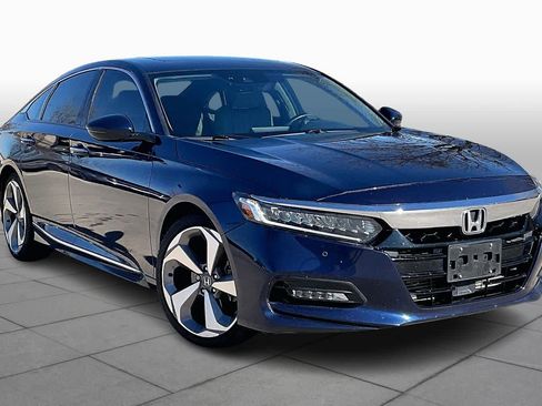 Used 2020 Honda Accord Touring image 2