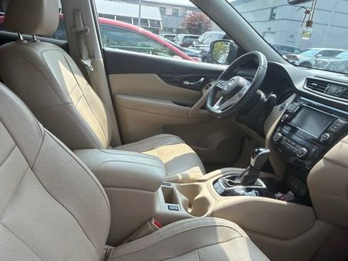 Used 2020 Nissan Rogue SL w/ Premium Package AWD/4WD image 11