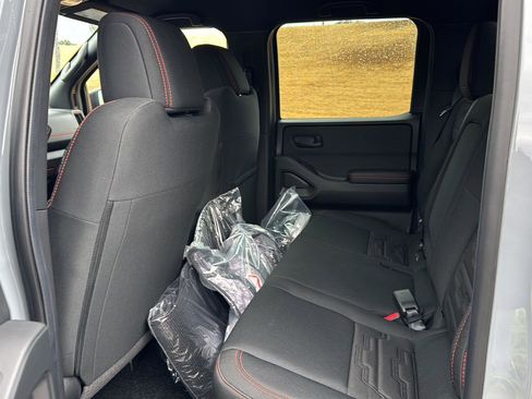 New 2026 Nissan Frontier PRO-4X w/ Pro-4x Convenience Package image 9