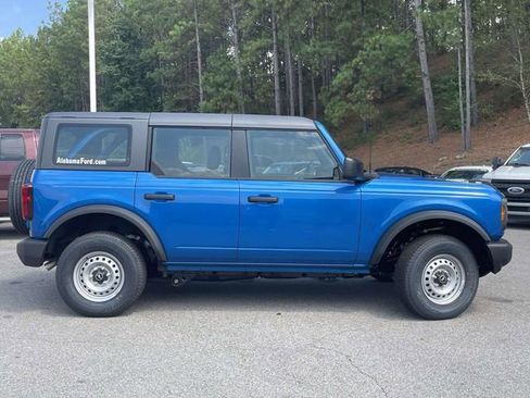 New 2025 Ford Bronco 4-Door image 2