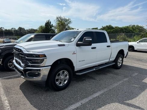 Used 2025 RAM 2500 Big Horn AWD/4WD image 6
