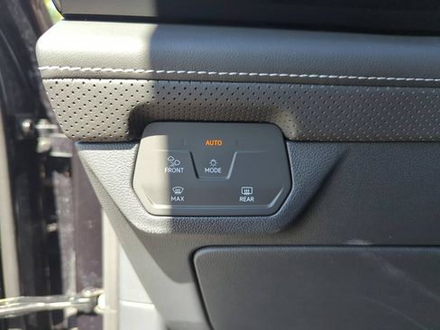 New 2025 Volkswagen Atlas Cross Sport SE AWD/4WD image 38