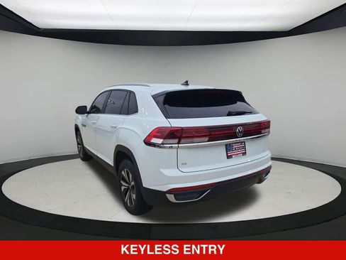 Used 2024 Volkswagen Atlas Cross Sport SE FWD image 4