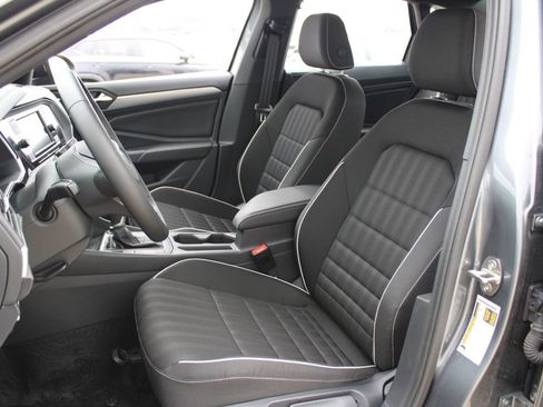 Certified 2024 Volkswagen Jetta Sport FWD image 7