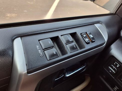 Used 2018 Toyota 4Runner SR5 AWD/4WD image 20