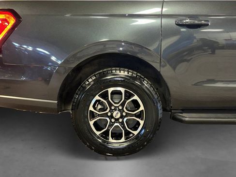 Used 2024 Ford Expedition Max XLT image 19
