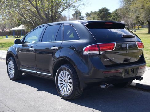 Used 2013 Lincoln MKX Sport Utility 4D image 6