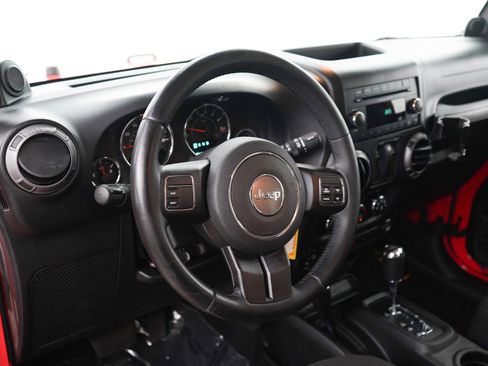 Used 2013 Jeep Wrangler Sport AWD/4WD image 15