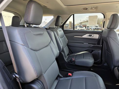 New 2026 Ford Explorer Active AWD/4WD image 30