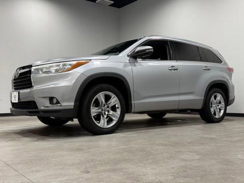 Used 2016 Toyota Highlander Limited Platinum FWD image 5