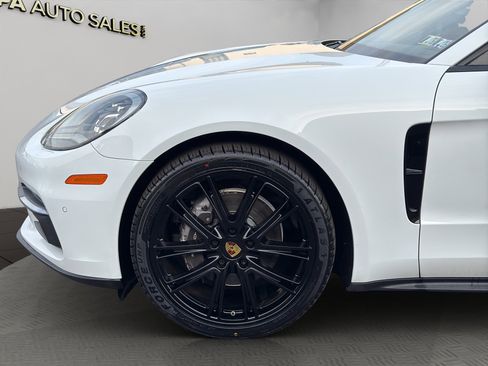 Used 2018 Porsche Panamera image 22