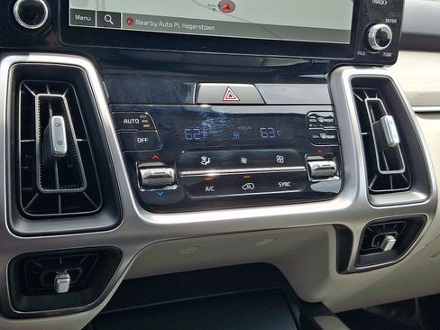 Certified 2023 Kia Sorento S w/ Panoramic Sunroof Package AWD/4WD image 16