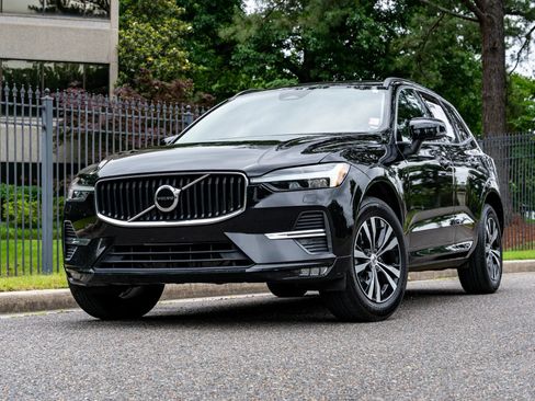 Used 2023 Volvo XC60 B5 Core AWD/4WD image 2