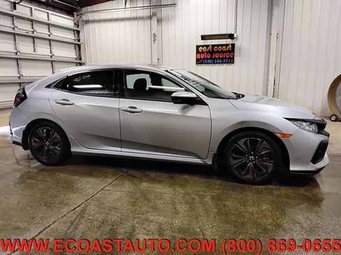 Used 2018 Honda Civic EX image 2