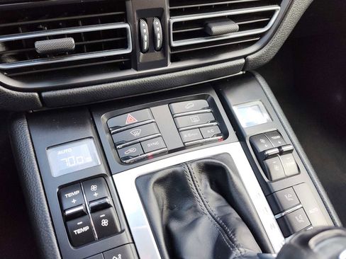 Used 2020 Porsche Macan image 16