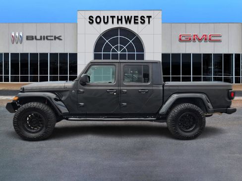 Used 2022 Jeep Gladiator Sport AWD/4WD image 3