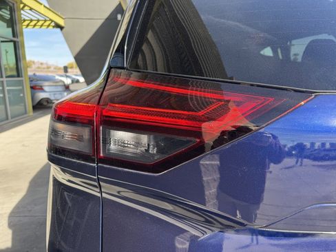 Used 2024 Nissan Rogue SL w/ SL Premium Package image 14