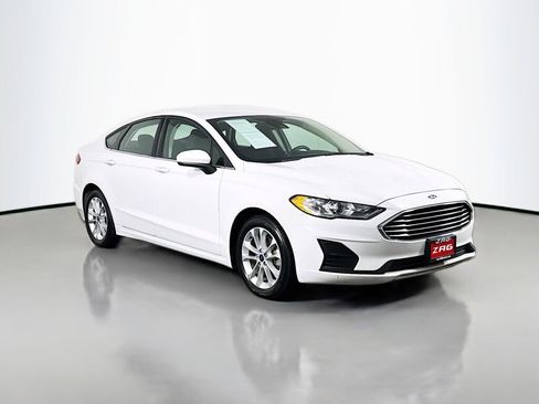 Used 2020 Ford Fusion SE image 7