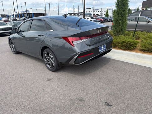 New 2026 Hyundai Elantra Limited FWD image 5
