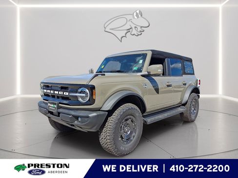 New 2025 Ford Bronco Outer Banks w/ Sasquatch Package image 1