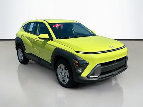 Used 2024 Hyundai Kona SE AWD/4WD image 3