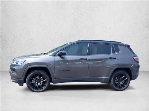 Used 2022 Jeep Compass Latitude AWD/4WD image 12