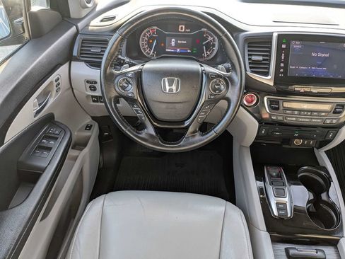 Used 2016 Honda Pilot Touring image 19
