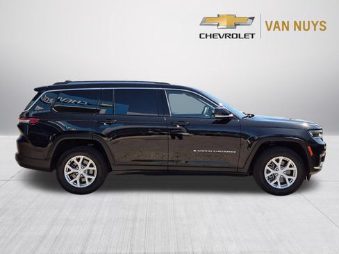Used 2023 Jeep Grand Cherokee L Limited RWD image 4
