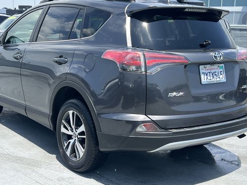 Used 2017 Toyota RAV4 XLE w/ Carpet Mat Package FWD image 5