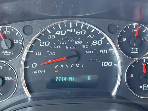 Used 2024 Chevrolet Express 2500 w/ Driver Convenience Package RWD image 21
