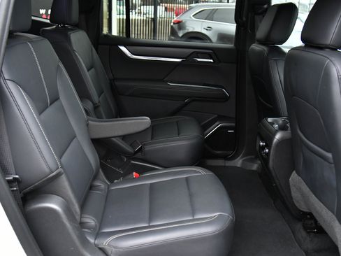 Used 2024 GMC Acadia Elevation image 53