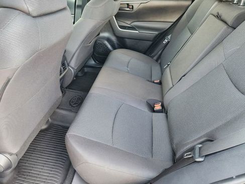 Used 2022 Toyota RAV4 LE image 24
