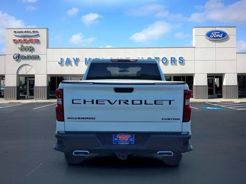 Used 2024 Chevrolet Silverado 1500 Custom Trail Boss w/ LPO, Dark Essentials Package AWD/4WD image 4