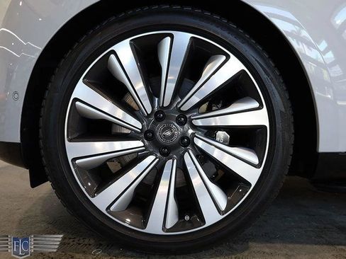 Used 2023 Land Rover Range Rover SV image 41