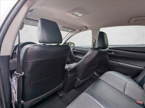 Used 2017 Toyota Corolla SE image 11