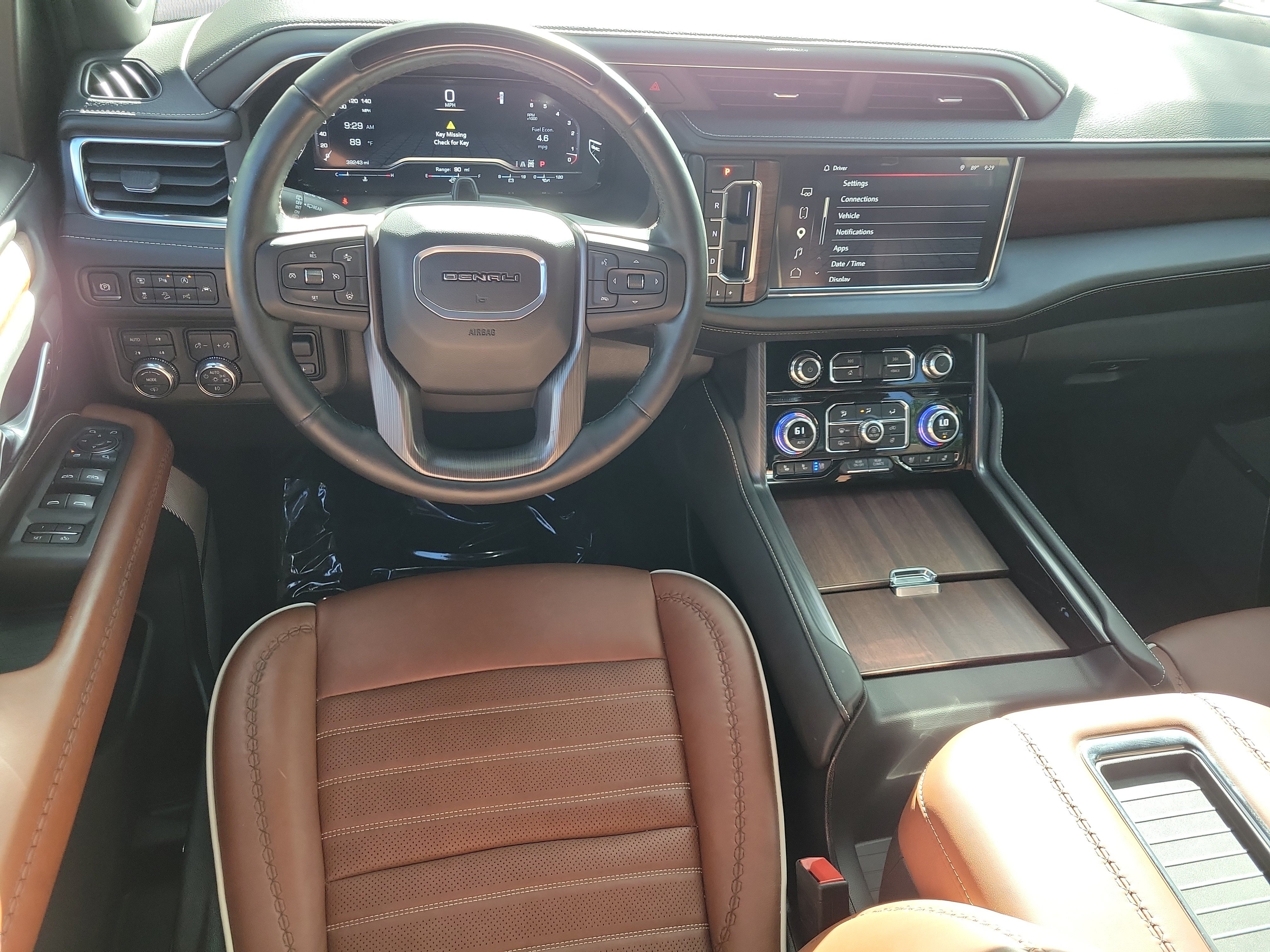 Used 2024 GMC Yukon Denali Ultimate AWD/4WD image 7