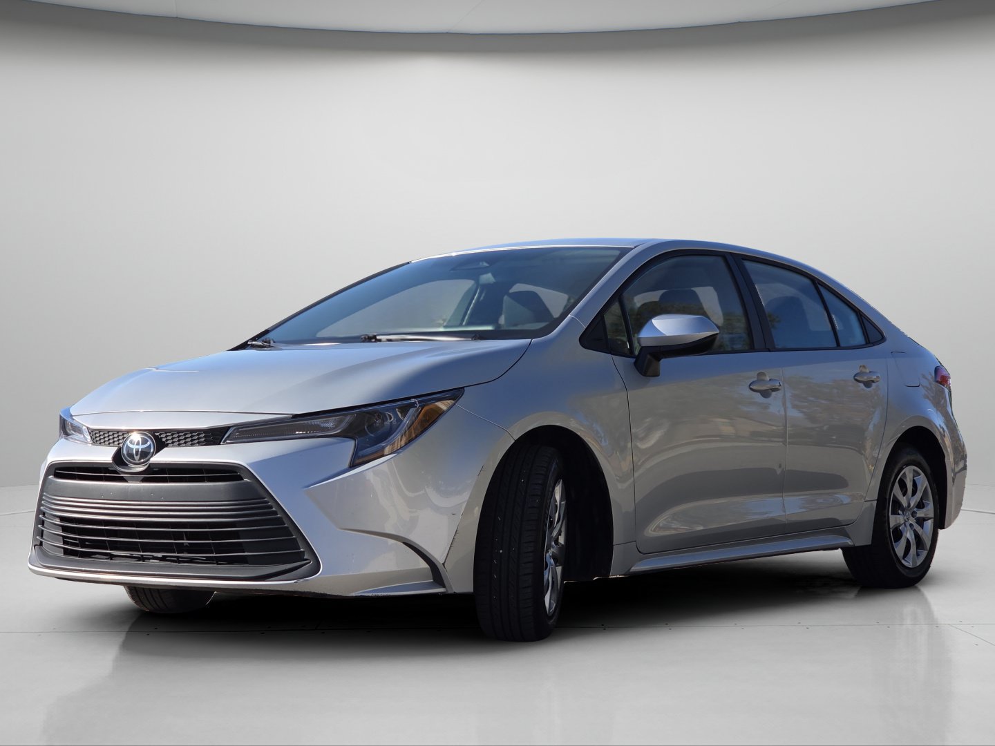 Used 2025 Toyota Corolla LE FWD image 16